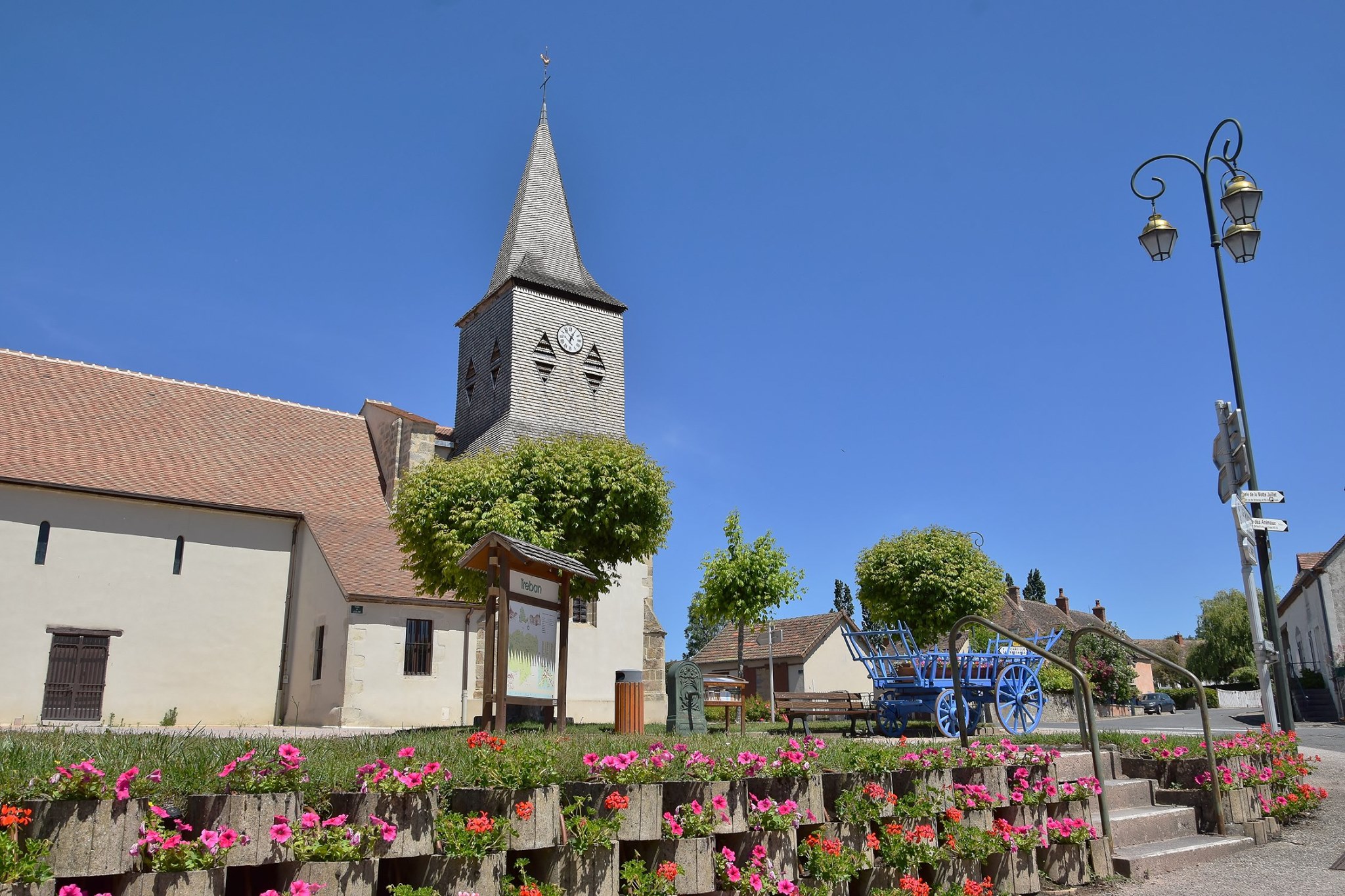 UN PHOTOGRAPHE ITINERANT A TREBAN